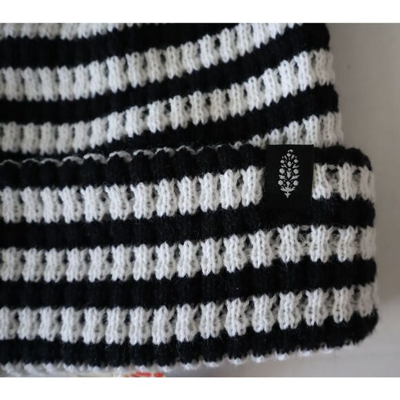 Free People Movement NF42301 Women's Black/White Stripe It Up Cool Down Beanie - Picture 3 of 9